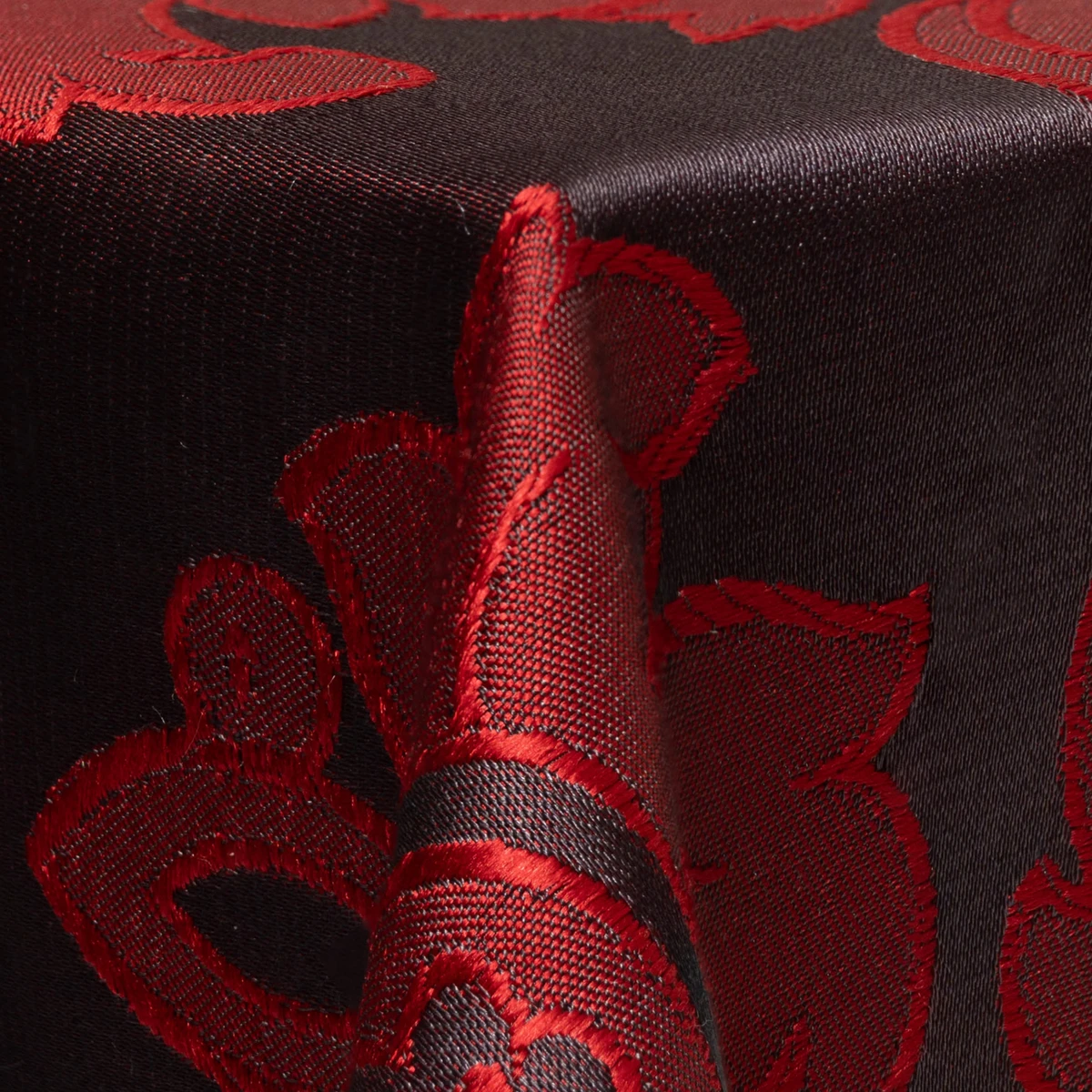 RED MUL linen swatch