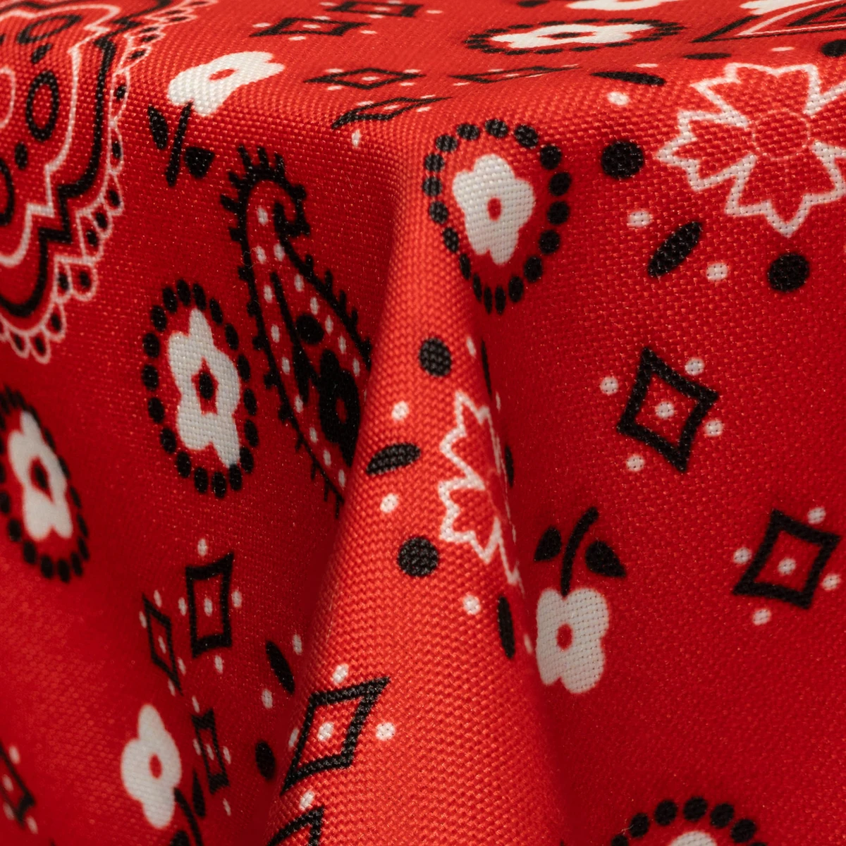 RED BANDANA linen swatch